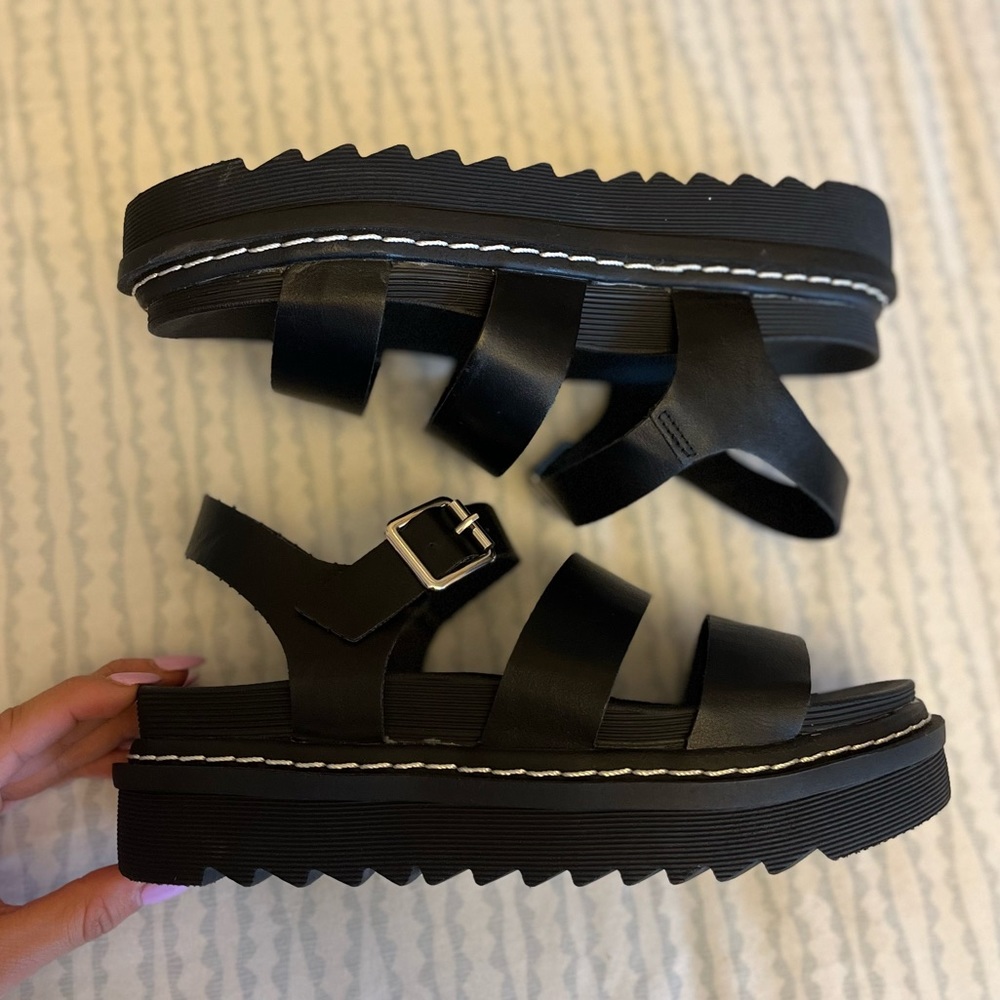 ❗️SOLD❗️Platform strap sandals
